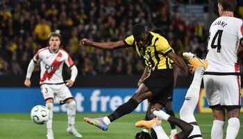 AEK Athens vs Rayo Vallecano (02:00 – 17/04) | Xem lại trận đấu